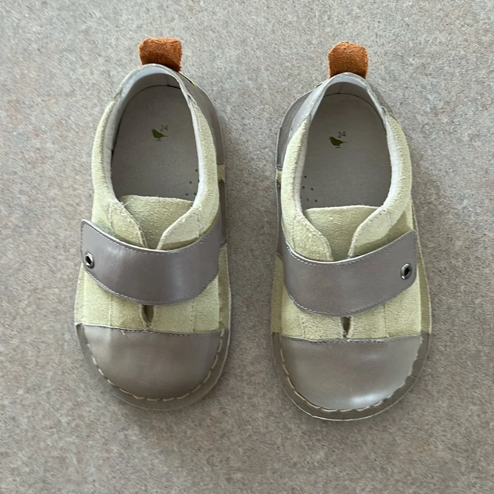 Pipit unisex shoes Sz8